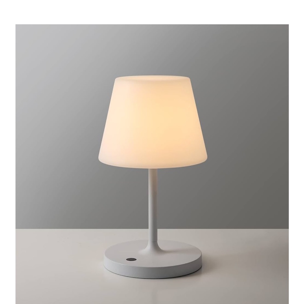 Modern White Table Lamp